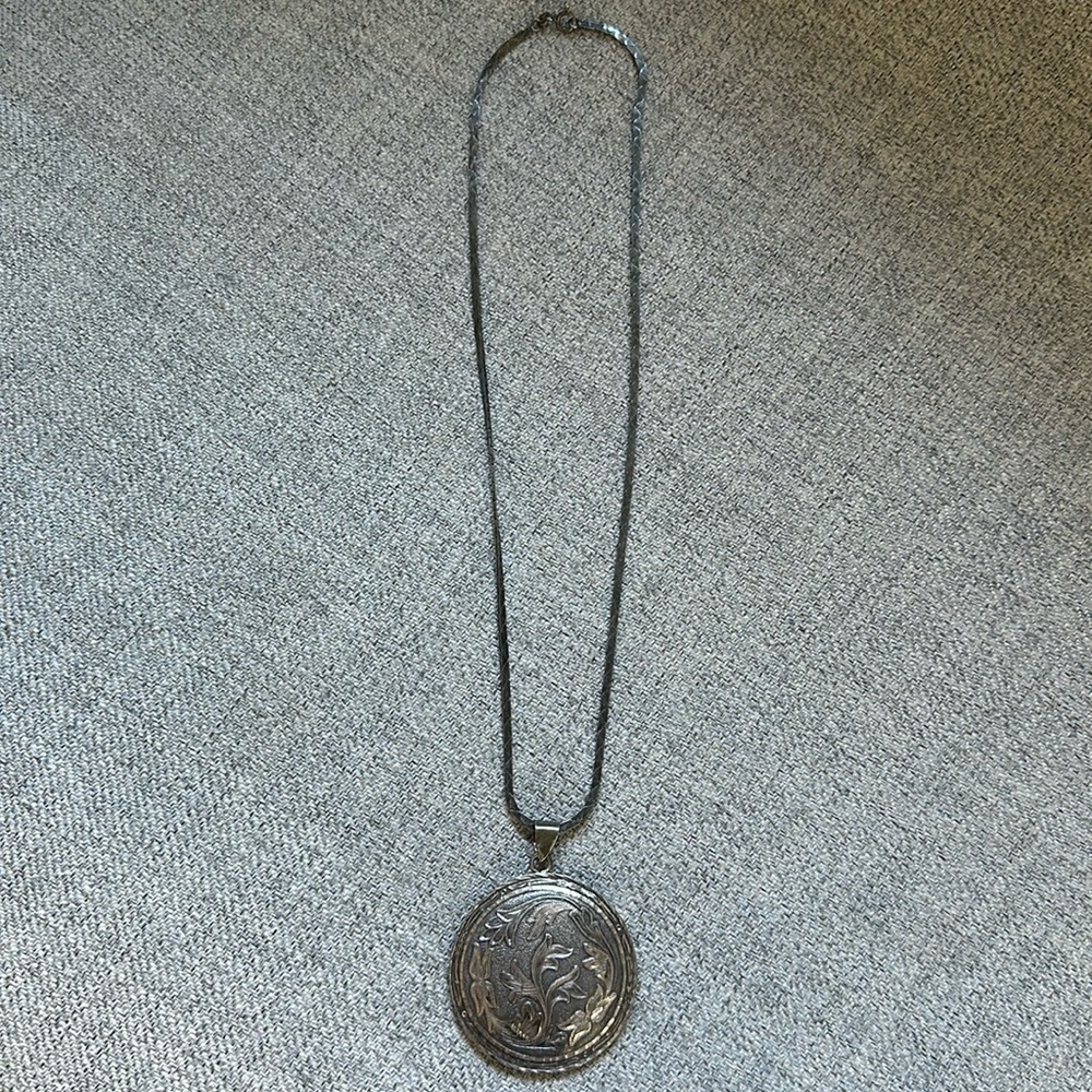 Sterling silver pendant necklace